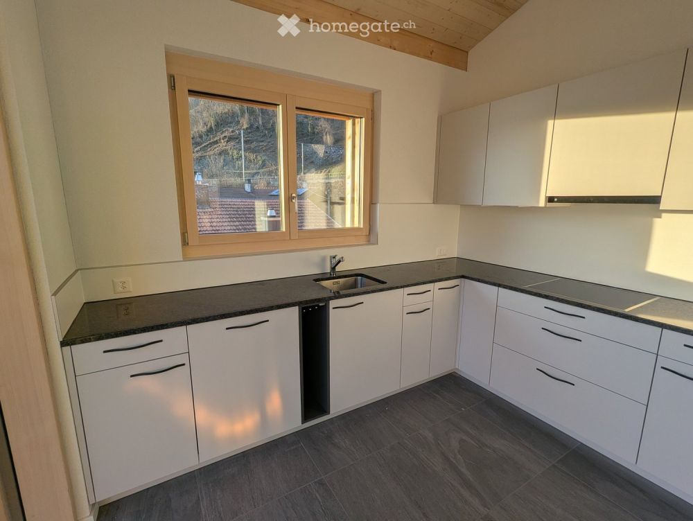 Exklusive 6.5-Zimmer-Dachwohnung am See bei Brienz - Bild 2