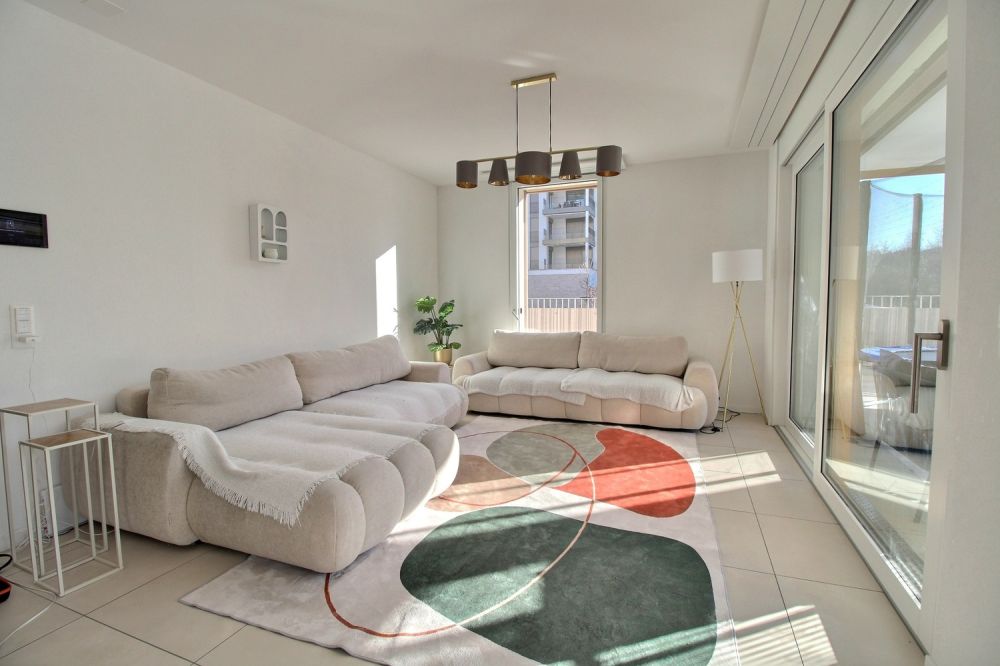 Appartement de 5.5 pièces au rez-de-chaussée à louer à Marly ! - Séjour