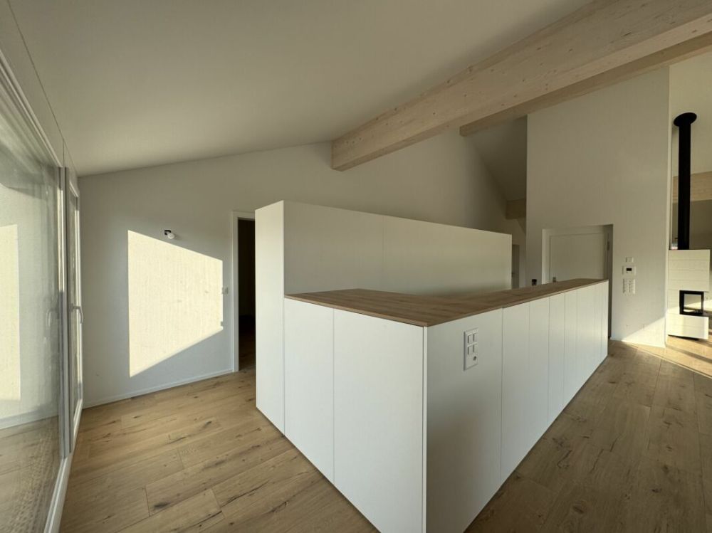Erstvermietung: 4.5-Zimmer-Dachwohnung mit Attika-Charakter in Sutz - Bild 5