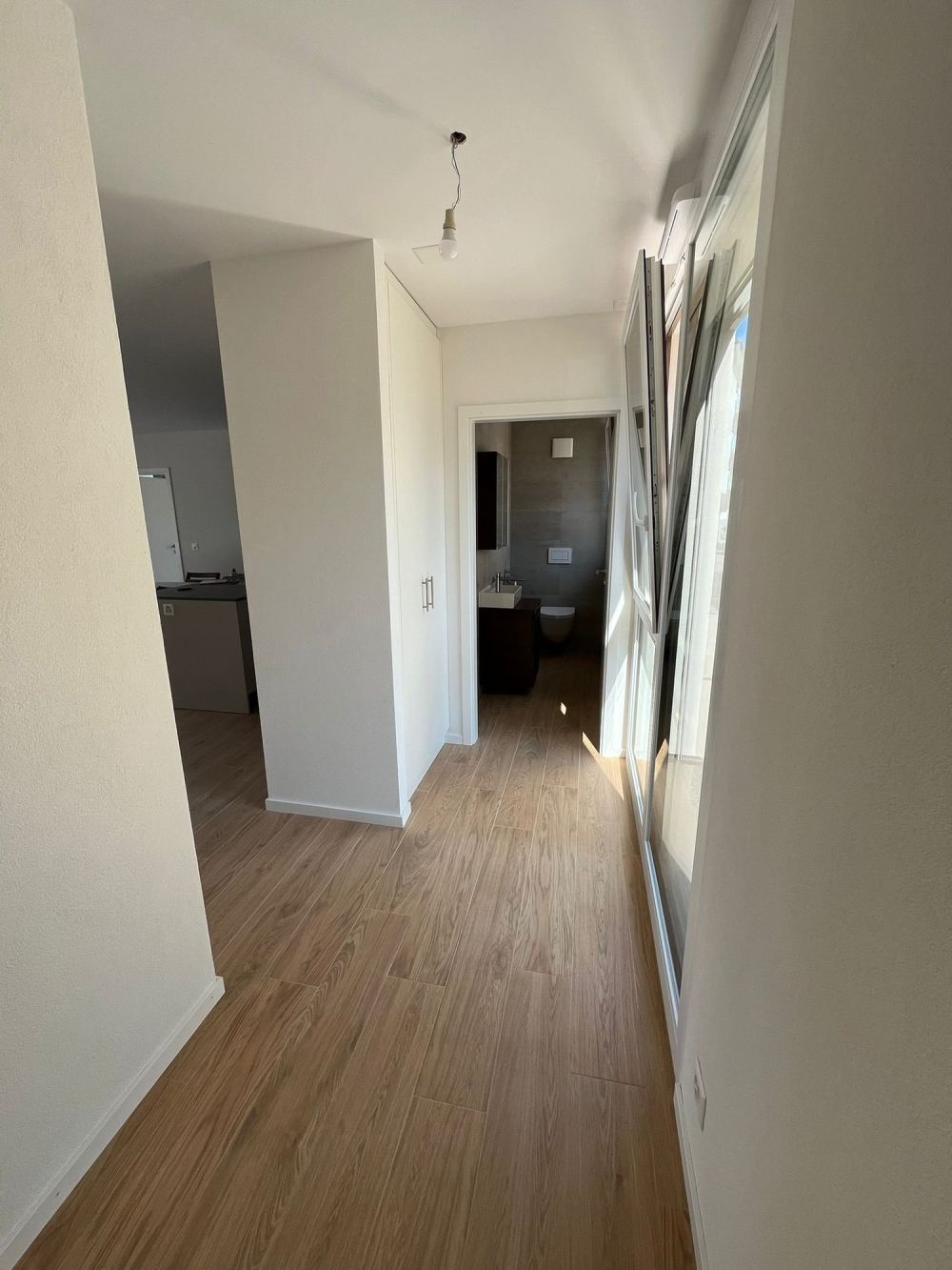 Wohnung mit 2.5 Zimmern im Erdgeschoss - Hall d'entrée