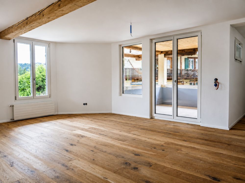 Erstvermietung nach Totalsanierung – Grosszügige 3.5-Zimmer-Wohnung mit Balkon - Bild 1