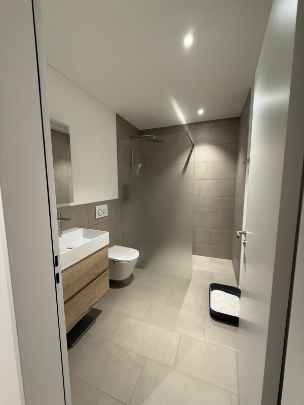 Moderne 4.5-Zimmer Neubauwohnung mit Balkon & Top-Ausstattung - Nachmieter gesucht - Bild 6