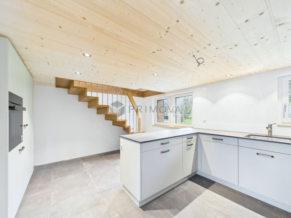 Wohnen im Einklang von Tradition und Moderne: Wie aus dem Ei gepellt - Ihr exklusiver Hausteil im steuergünstigen Feusisberg - Bild 2