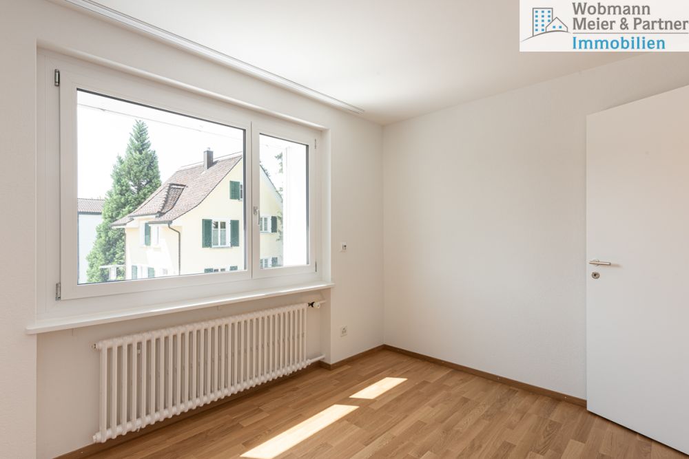Grosszügige und ruhige Wohnung in der Nähe zum Bahnhof Effretikon - Weiteres Zimmer