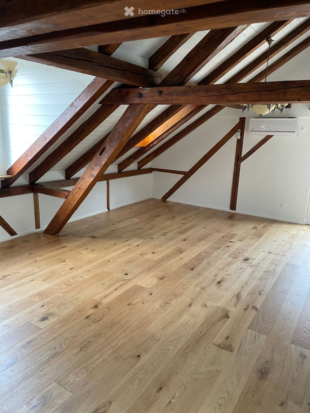 Moderne 4.5-Zimmer-Dachwohnung in Riedikon mit Balkon und schöner Aussicht - Bild 11