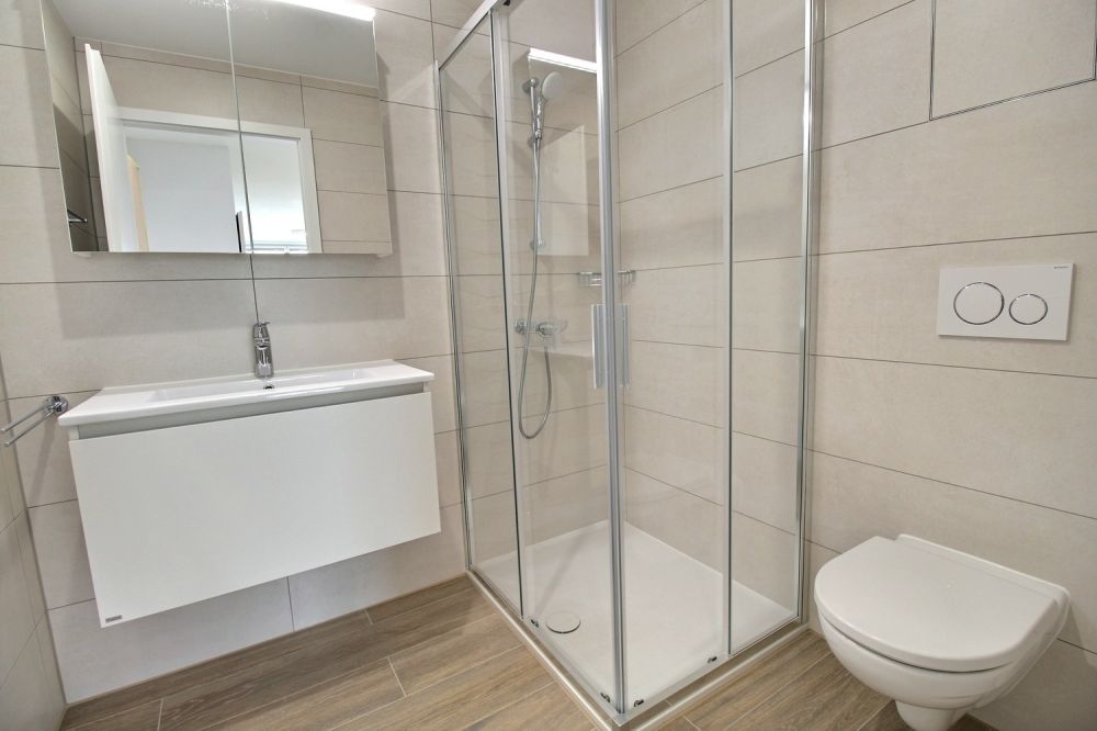 Appartement neuf de 3.5 pièces en attique ! - Salle de douche