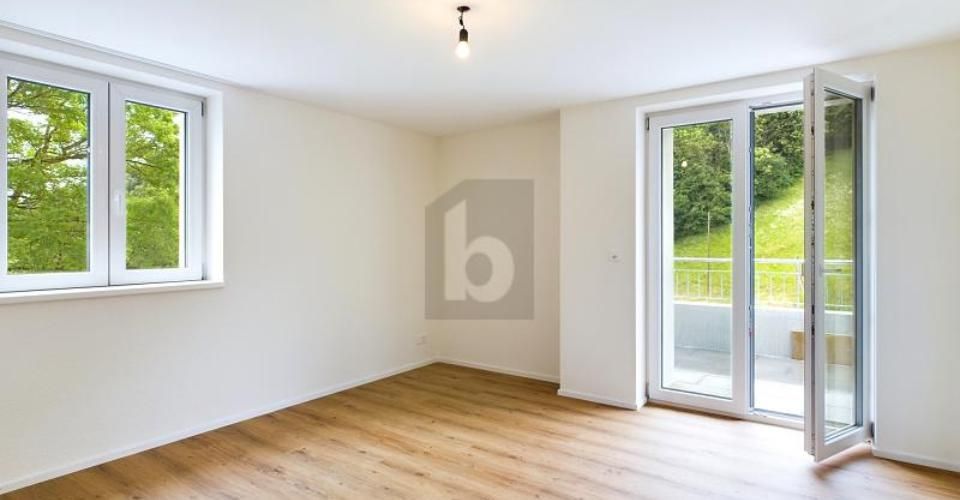 HOCHWERTIG MIT BALKON UND SICHT INS GRÜNE! - Appartement 2.5 pièces - image - 3
