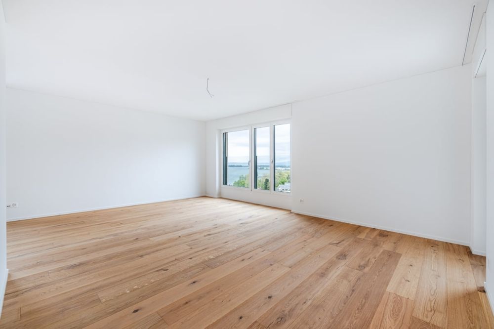 Einziehen und geniessen - Wohnen wo andere Ferien machen mit einmaliger Seesicht und Balkon - Bild 9