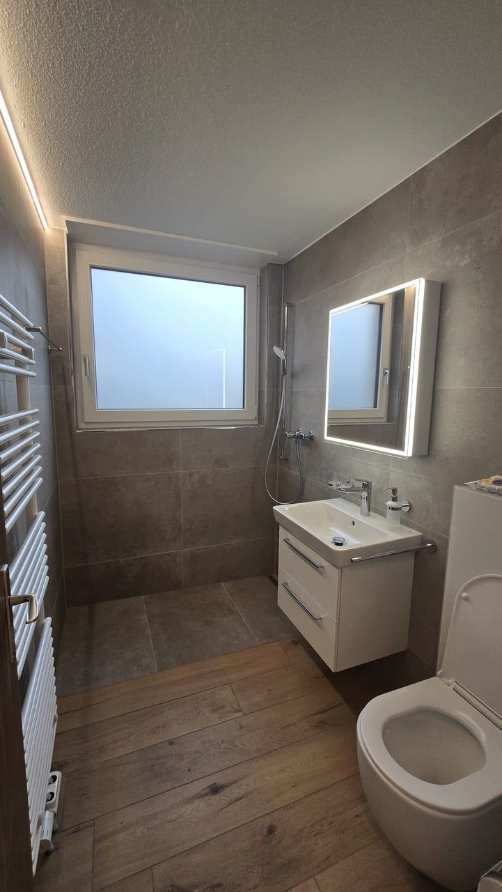 Komplett renovierte Wohnung mit eigenem Waschturm und Parkplatz - Bild 6