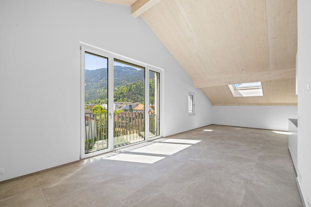 Moderne 5.5-Zimmer-Dachwohnung mit Bergsicht in Bonaduz - Bild 2