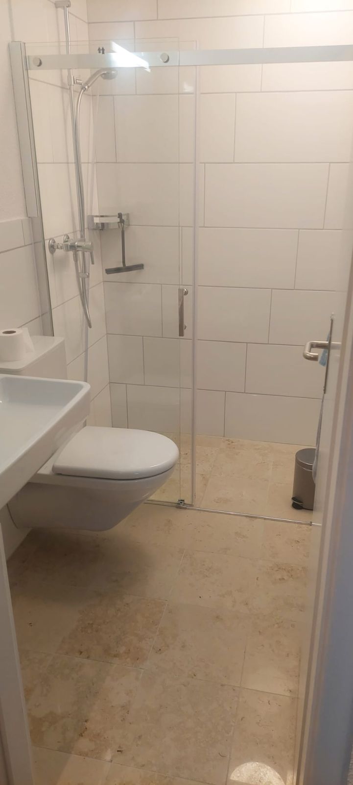 Grosszügige 5.5 Zimmer Wohnung im Dorfkern inkl. Einzelgarage - Bild 2