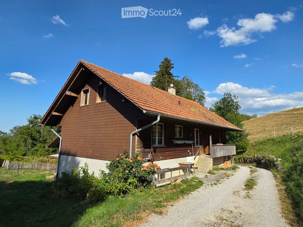 Idyllisch gelegenes Wohnhaus auf dem Land - Bild 1