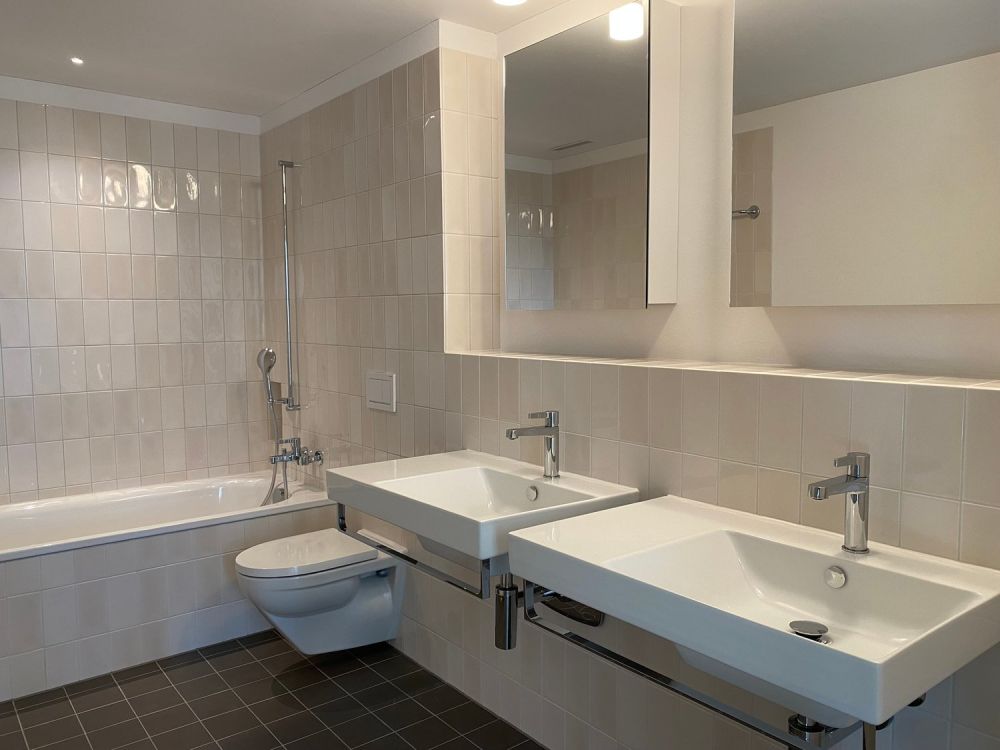 Top-moderne 4.5-Zimmer-Wohnung mit eigenem grossflächigem Garten in Brütten - Bild 8