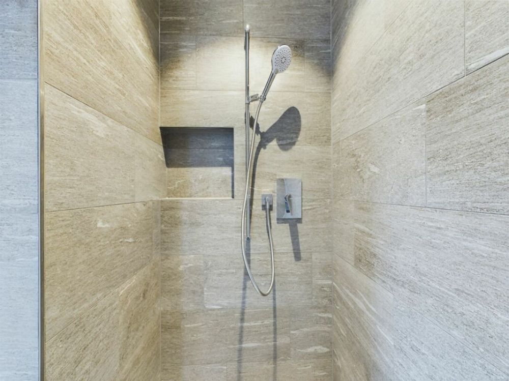 Moderne 4.5-Zimmerwohnung Dachgeschoss mit Weitblick - Bild 9