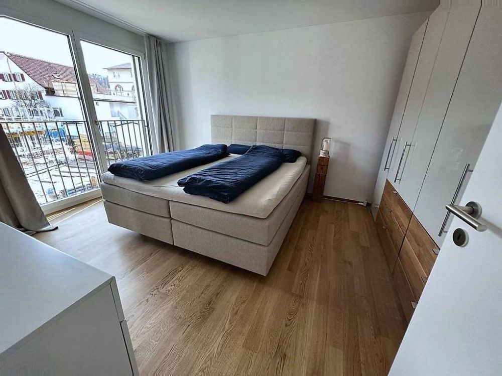 Helle 3.5-Zimmer-Wohnung mit Balkon&Loggia ab Dezember in SG - Bild 3