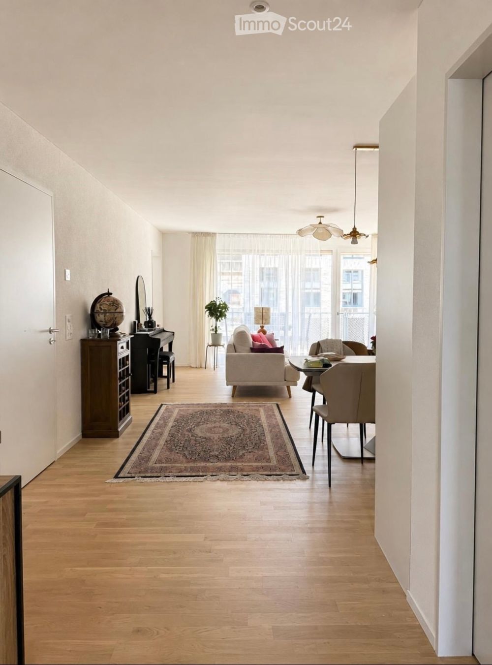 Spacious 4.5-Room New Build Apartment with Lake Views in Au ZH - Bild 3