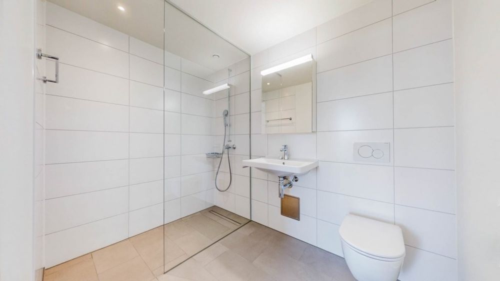 Rhyfalltower - Herausragend wohnen - Beispielfoto Dusche