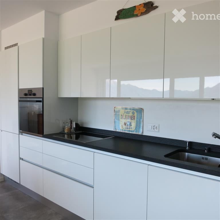 Moderno appartamento 2.5 locali con vista lago panoramica a Gordola - Bild 2