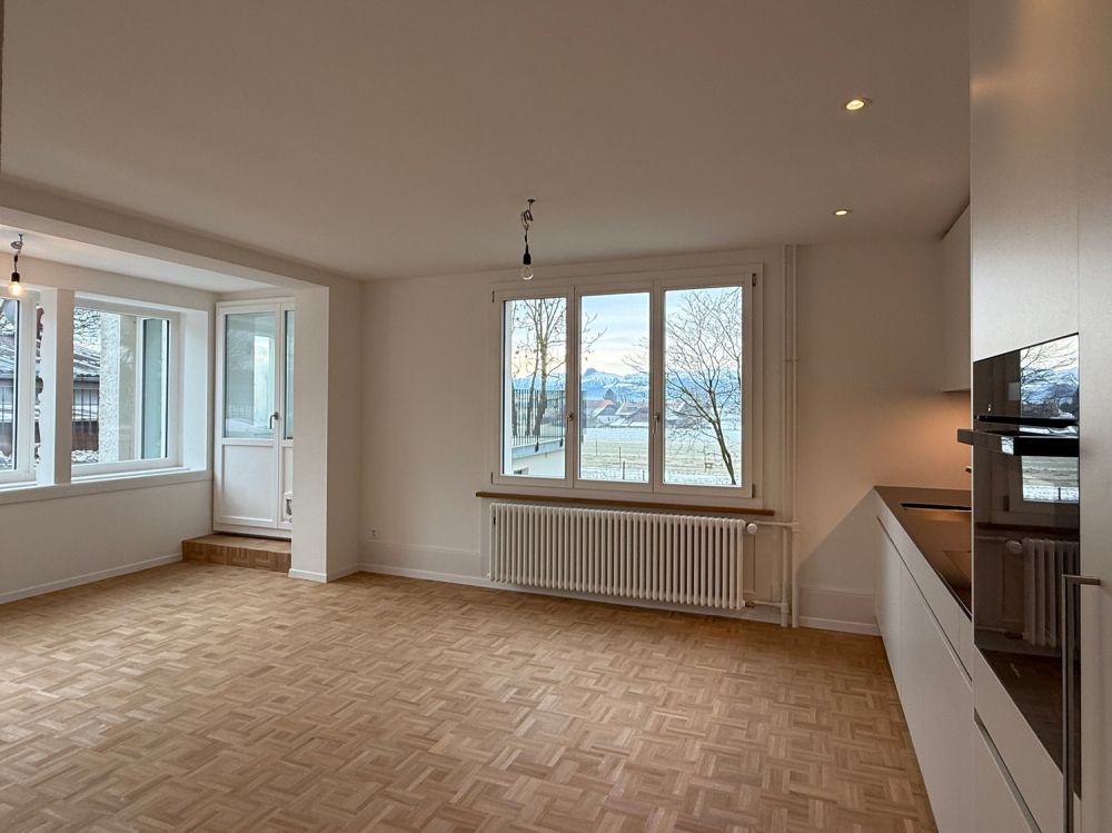 Erstbezug - stilvoll renovierte Wohnung mit traumhaftem Alpenpanorama - Bild 2