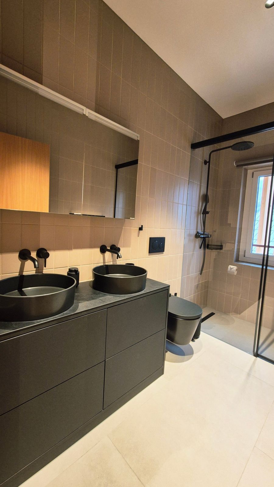 Ein Penthouse über den Dächern von Andermatt – modern, warm & alpin - Bild 7
