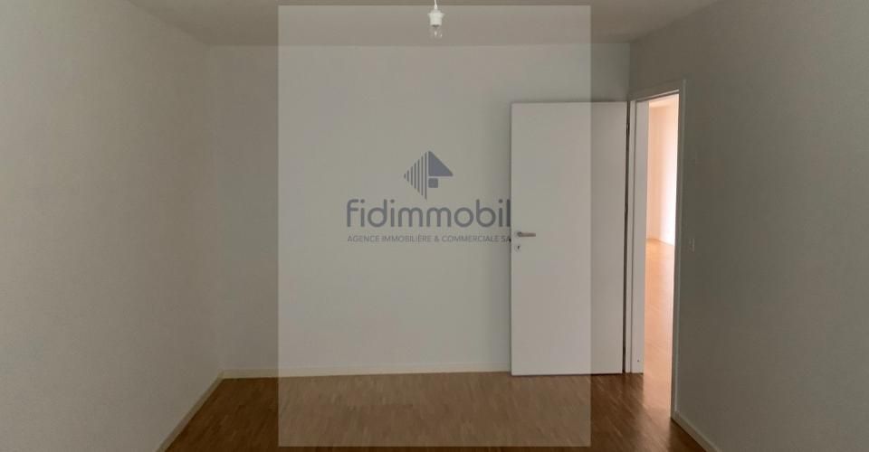 MAGNIFIQUE APPARTEMENT PROCHE DE TOUTES LES COMMODITES - Appartement 4.5 pièces - image - 5