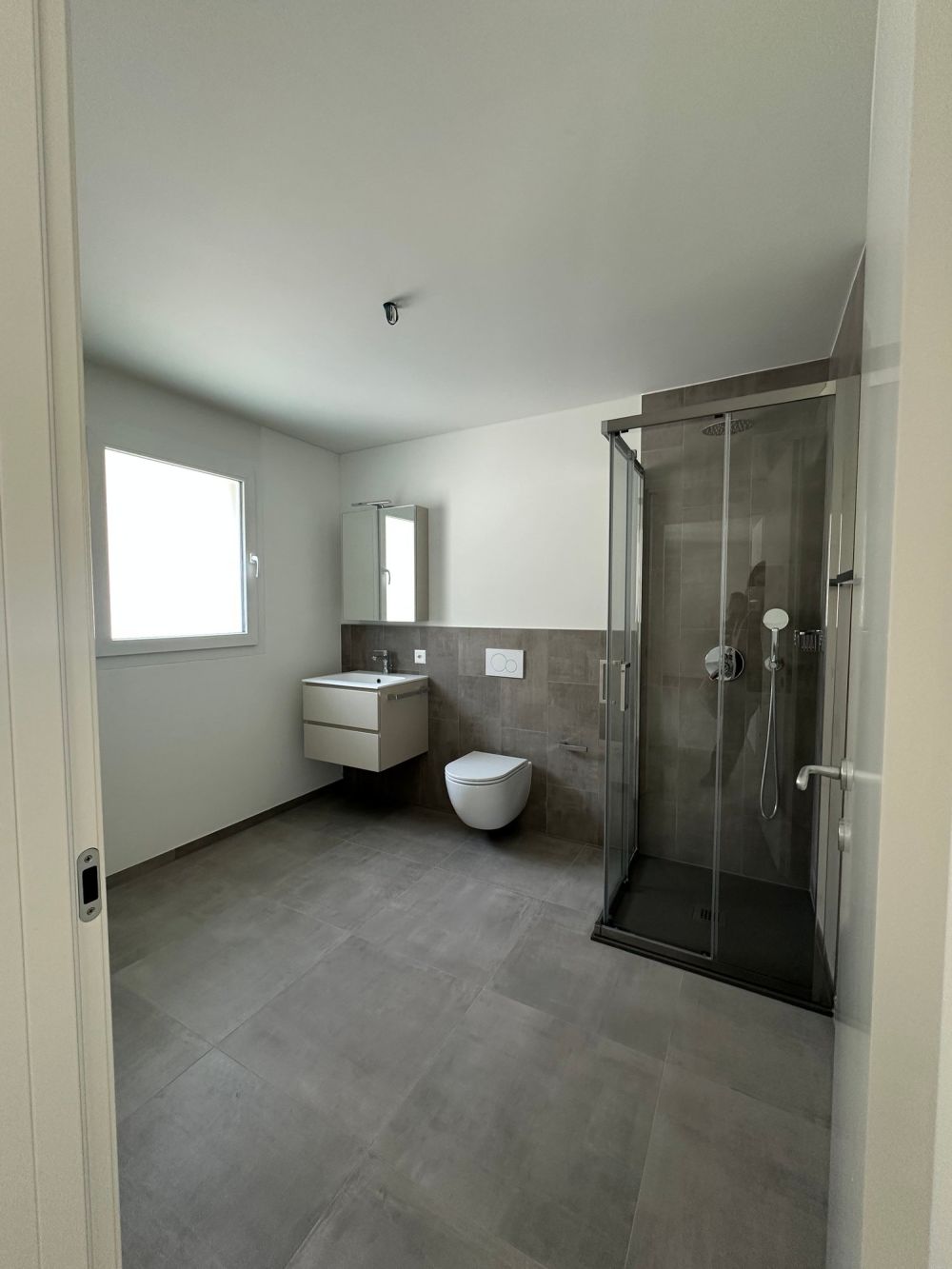 Appartamento moderno di 2,5 locali con balcone a Iragna - Bild 2