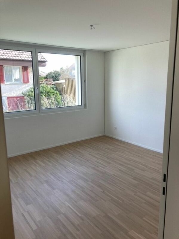 Attraktive 2.5 Zimmerwohnung mit Sitzplatz - Bild 3