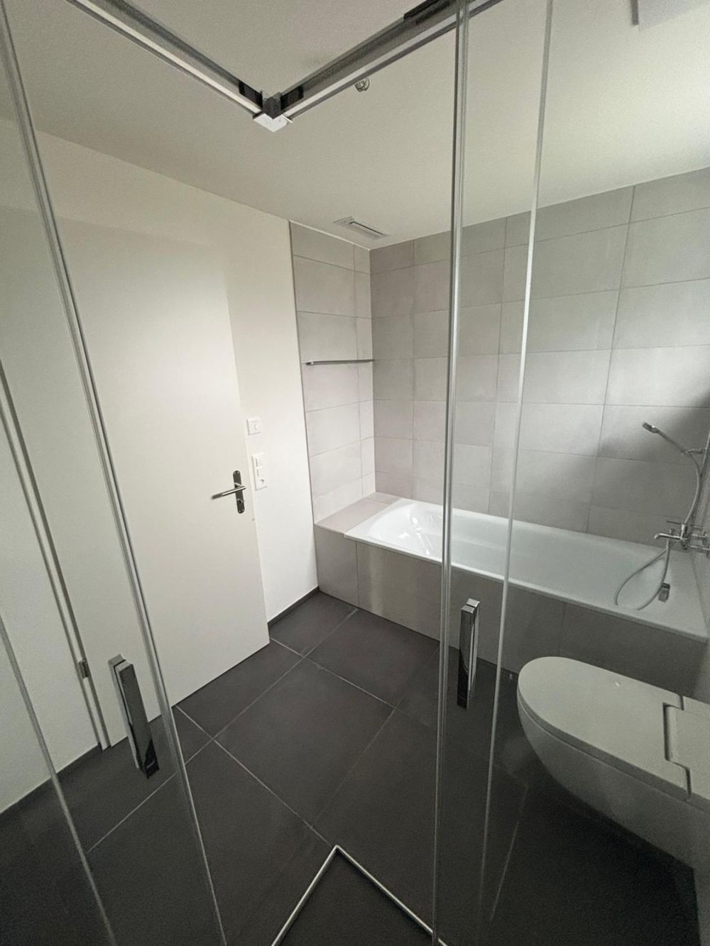 Moderne 2.5-Zimmer-Neubauwohnung mit grossem Balkon & Tiefgaragenparkplatz in Bülach - Bild 6