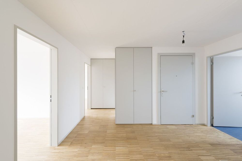 3.5-Zimmer Wohnung direkt am Bahnhof Schlieren - 2_Gang.jpg