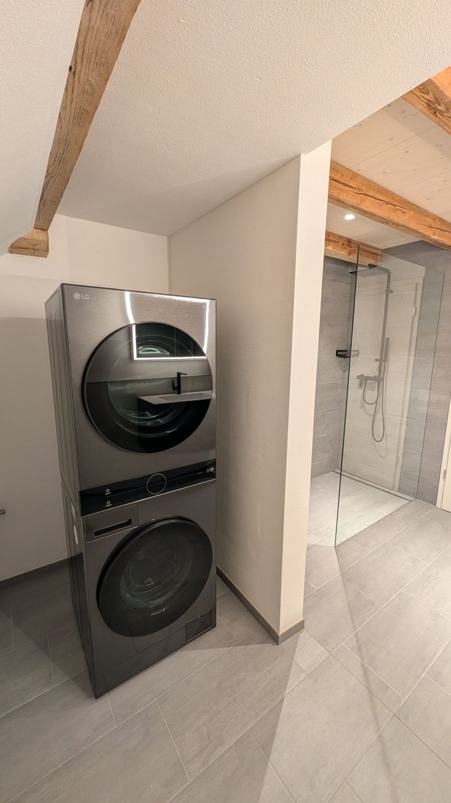 Neubau, moderne 2.5 - Zimmer Attika Wohnung im Eigentumsstandart - Bild 8