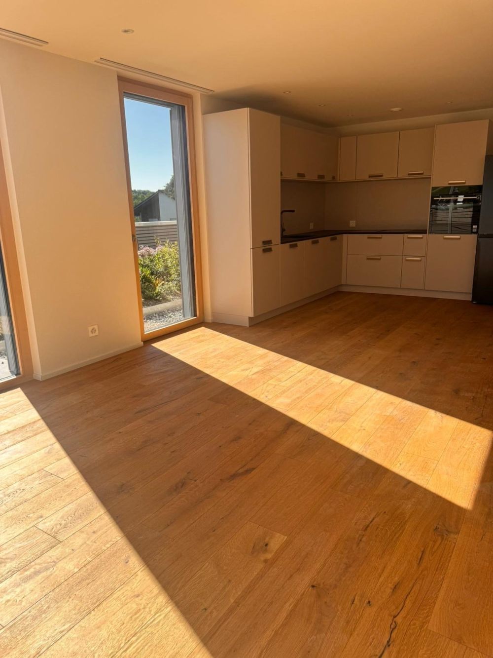 Grosszügige 4.5-Zimmer Attika Neubauwohnung an ruhiger Lage in Erlen mit grosser Attika-Terrasse - Bild 6