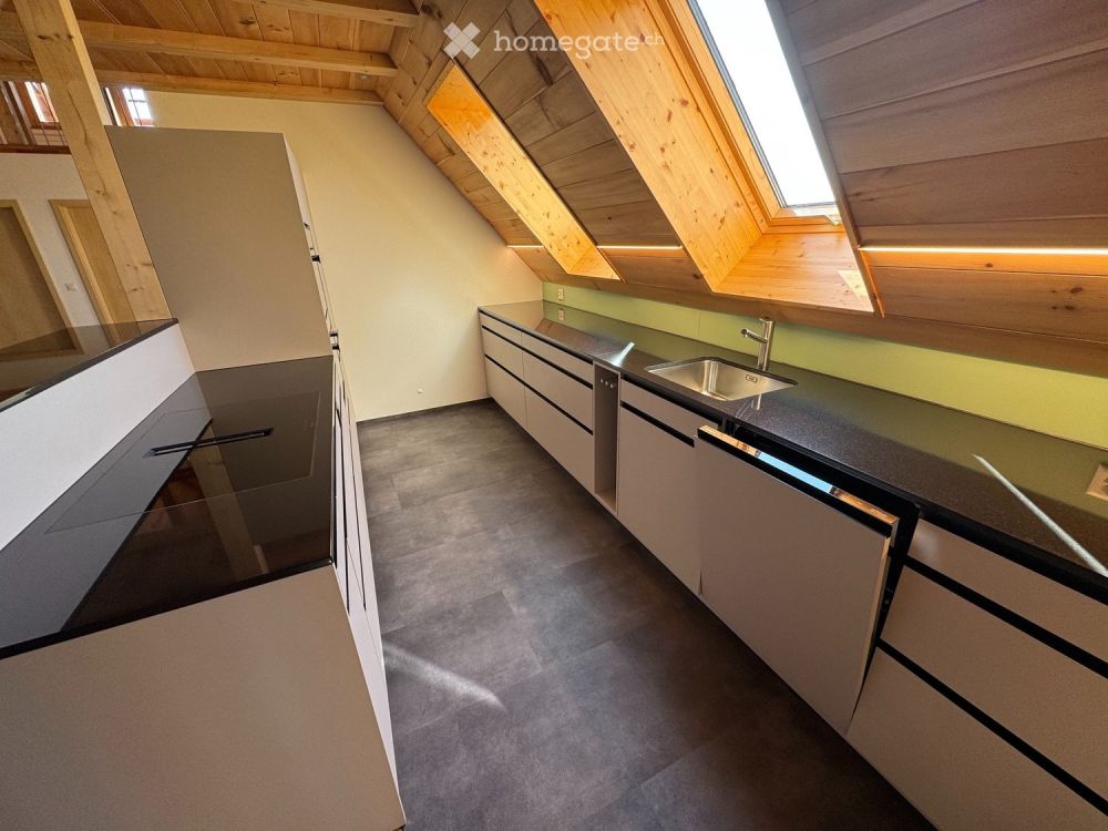 ERSTBEZUG: schöne 5.5 Zimmer Dachwohnung mit Galerie - Bild 2