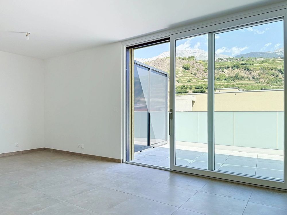 2,5 Zimmer-Dachgeschosswohnung mit Terrasse zur Miete in Uvrier - Bild 2