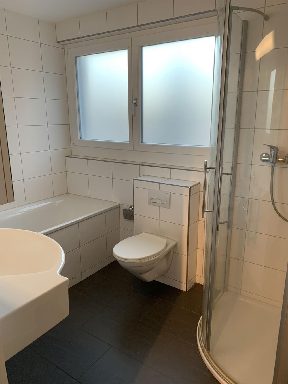 Ruhig gelegene 5.5-Zimmer-Maisonette-Wohnung in Bahnhof-Nähe - Bad