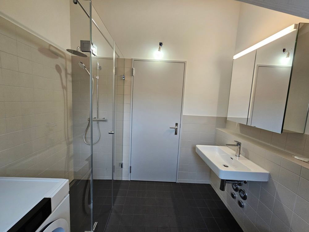 Erstvermietung - moderne 2.5-Zimmer Dachwohnung mit Laubenbalkon in Sissach - Bild 8