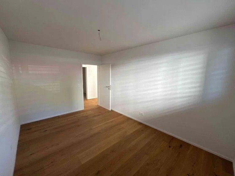 Erstbezug: Moderne 3.5-Zimmer-Wohnung mit grosser, gedeckter Terrasse - Bild 8