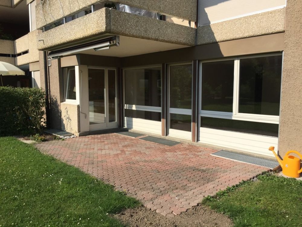 Befristete 3.5-Zimmerwohnung mit sonnigem Sitzplatz - IMG_7036.JPG