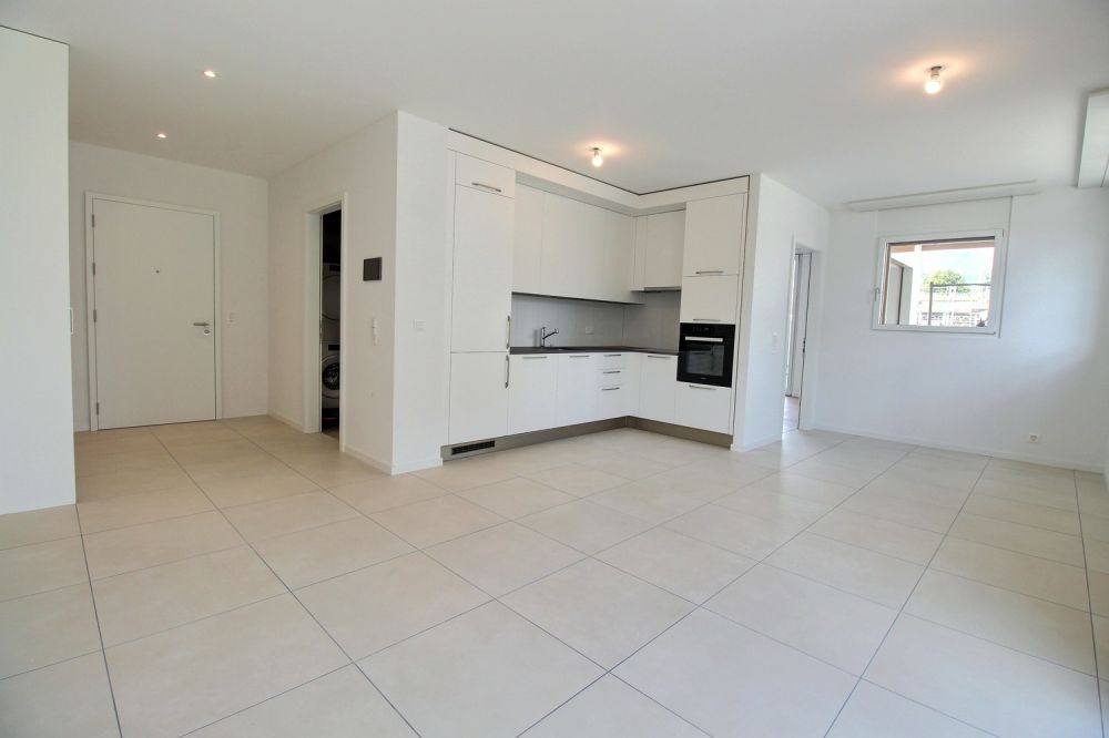 Charmant appartement de 2.5 pièces au rez-de-chaussée ! - Séjour