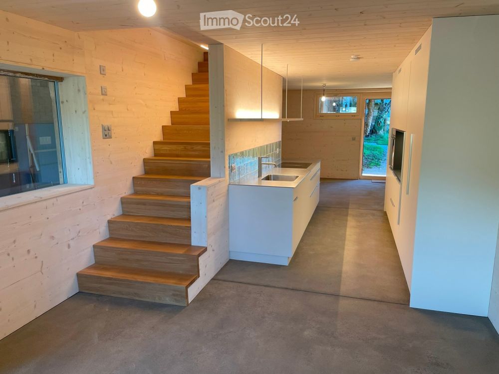 Neue, charmante 3,5-Zimmer-Maisonette-Wohnung mit überdecktem Aussenbereich & eigenem Garten - Bild 2