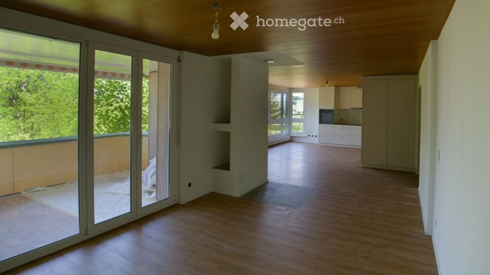 Helle 4.5-Zimmer-Wohnung mit Balkon und schöner Aussicht in Buttikon SZ - Bild 3