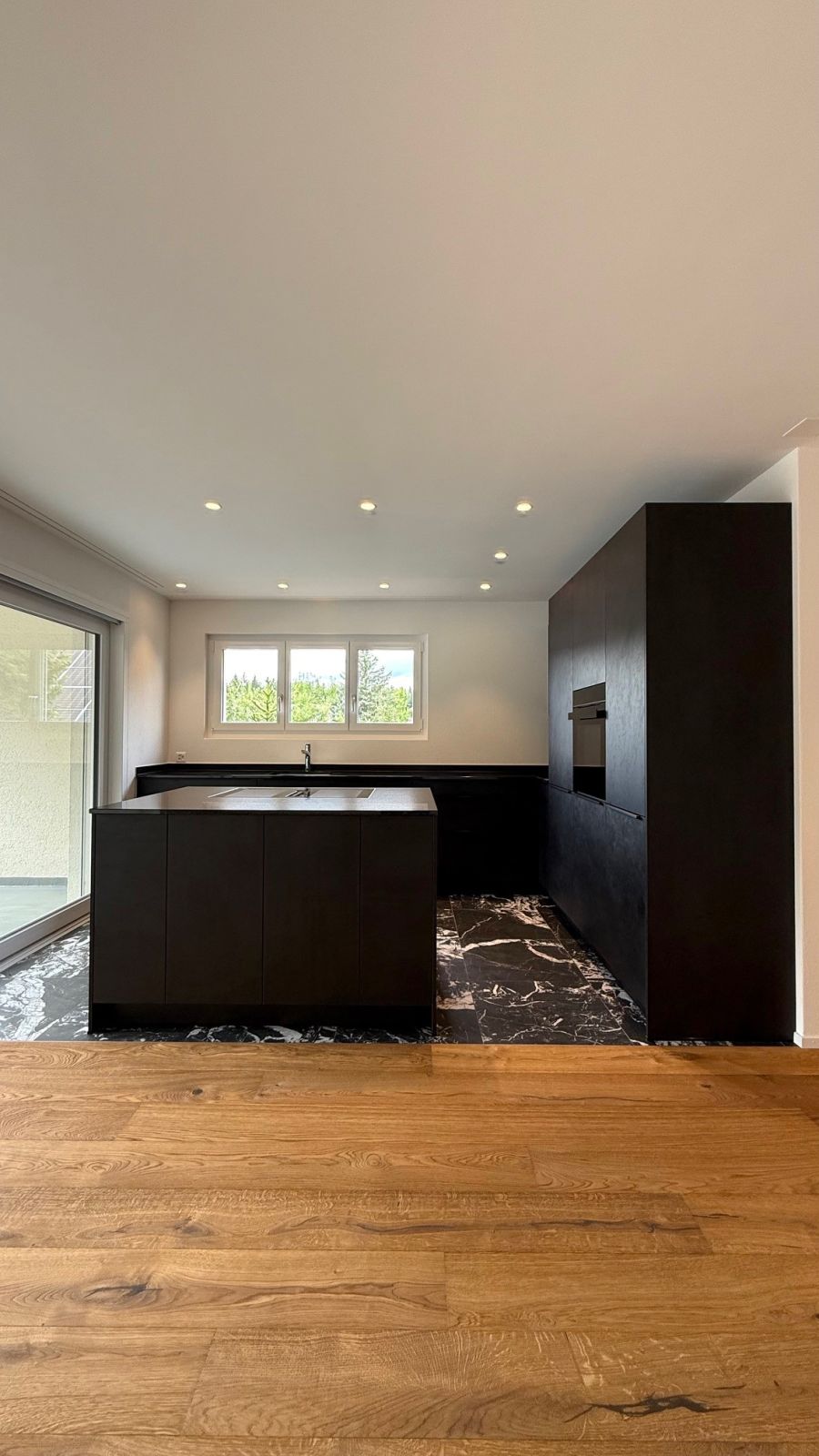 Exklusive 4.5-Zimmerwohnung im 1. Obergeschoss - Bild 1