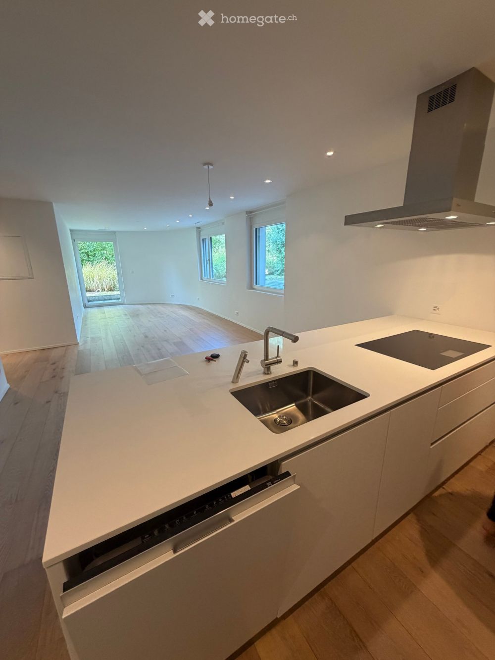Moderne 2.5-Zimmer-Wohnung im Erdgeschoss an der Witikonerstrasse, Zürich 8032 - Bild 1