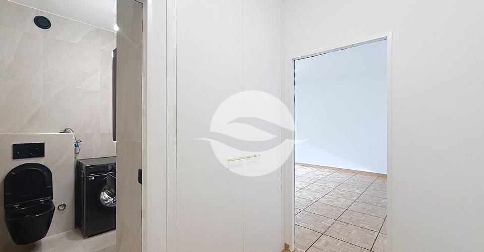 Très joli 2 pièces, piscine intérieure dans l'immeuble - Appartement 2 pièces - image - 4