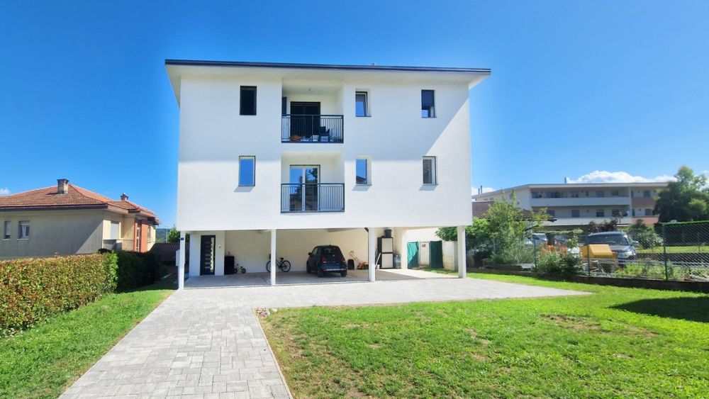 Nuovo ampio 2,5 con balcone panoramico, perfetto anche a reddito. - Bild 1