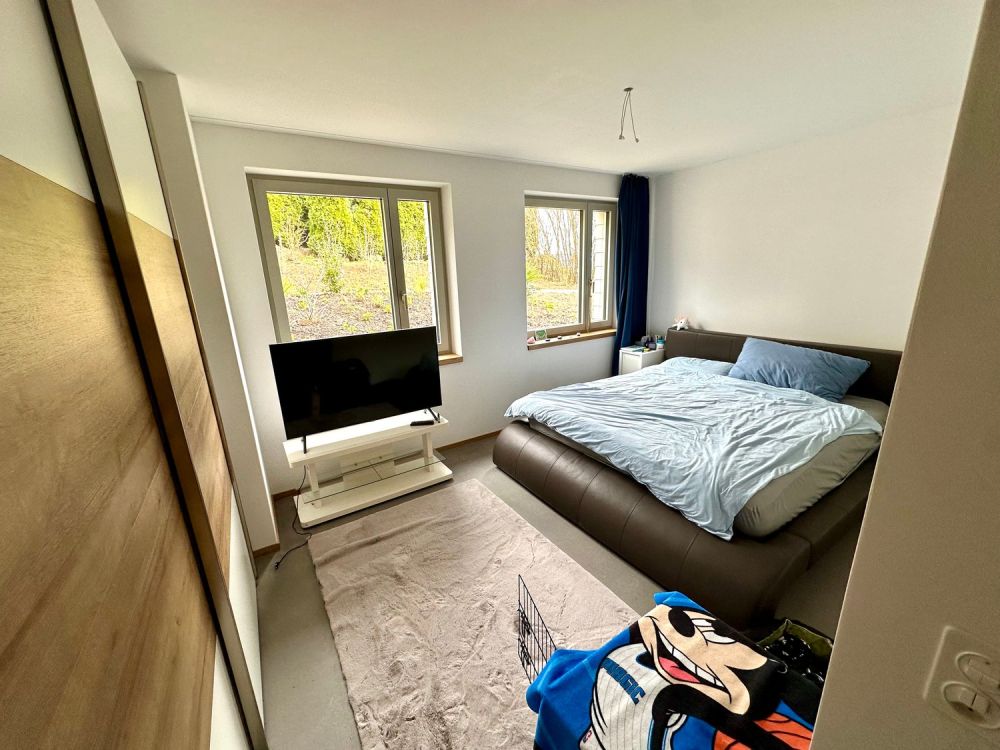 Top-moderne 4.5-Zimmer-Wohnung mit eigenem grossflächigem Garten in Brütten - Bild 4