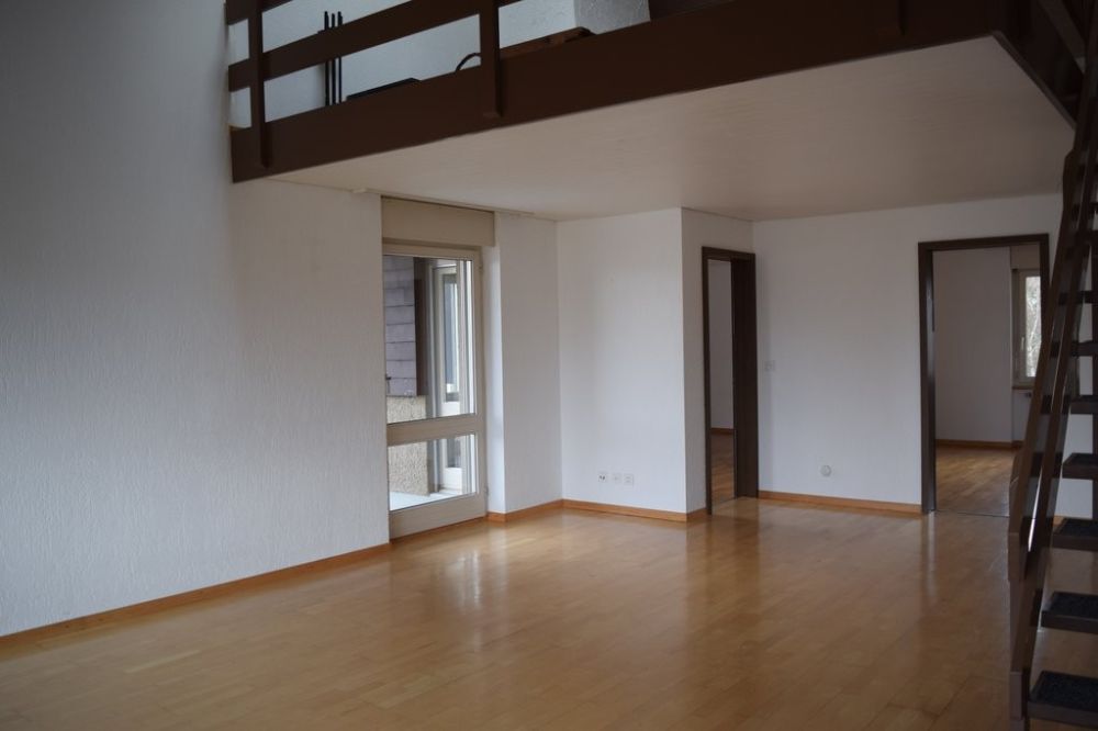 Befristete Galeriewohnung mit Cheminée in Thun - DSC_0417.JPG