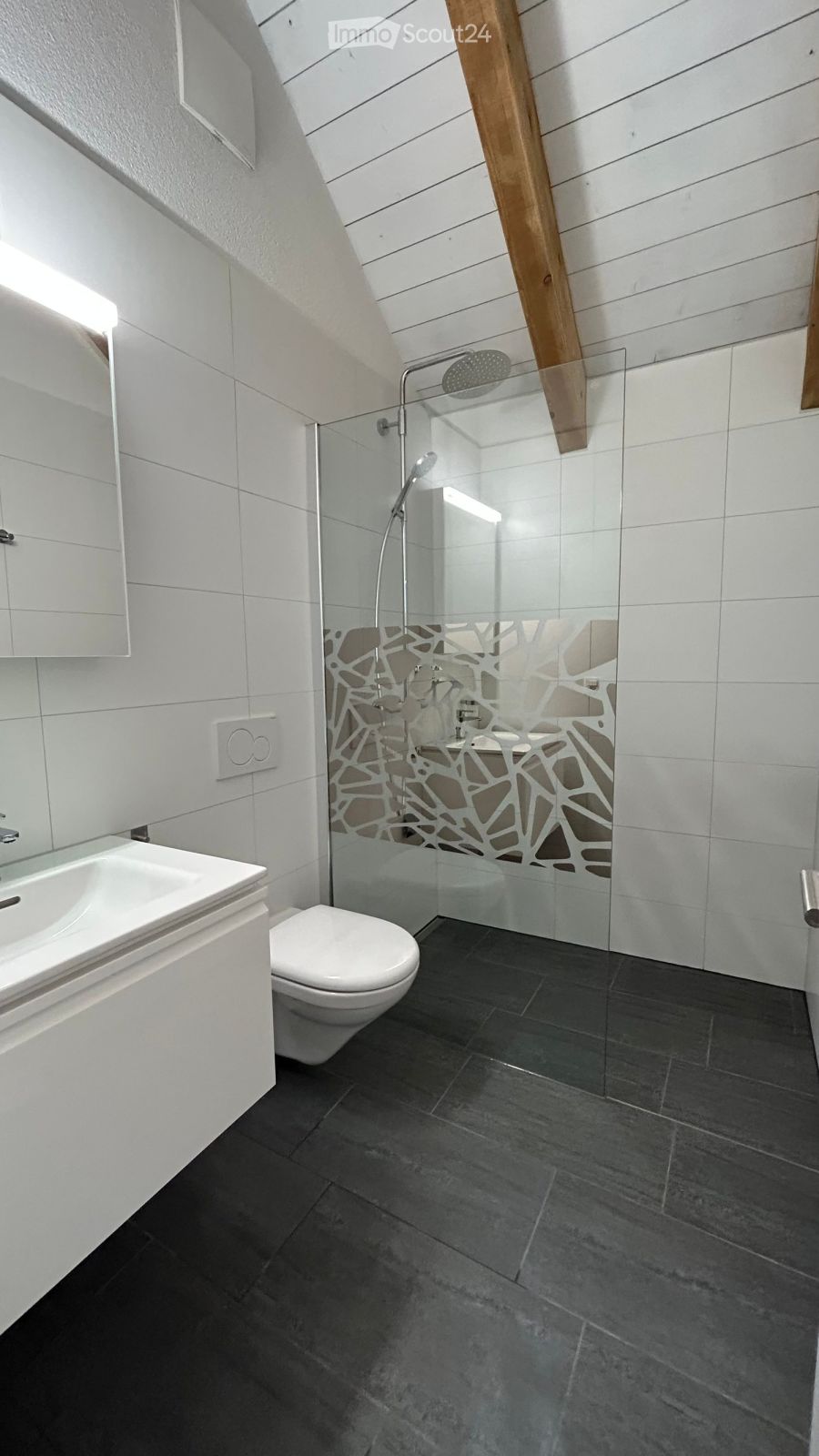 KERNSANIENIERTE UND HOCHWERTIGE 3½-ZI.-WOHNUNG - Bild 13