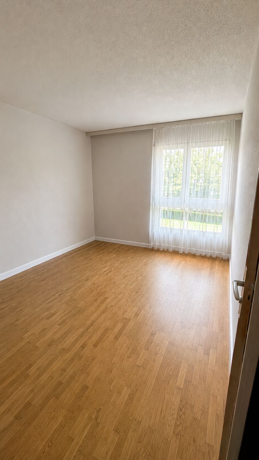Frisch sanierte 5-Zimmerwohnung im Hochparterre mit Balkon - Bild 4