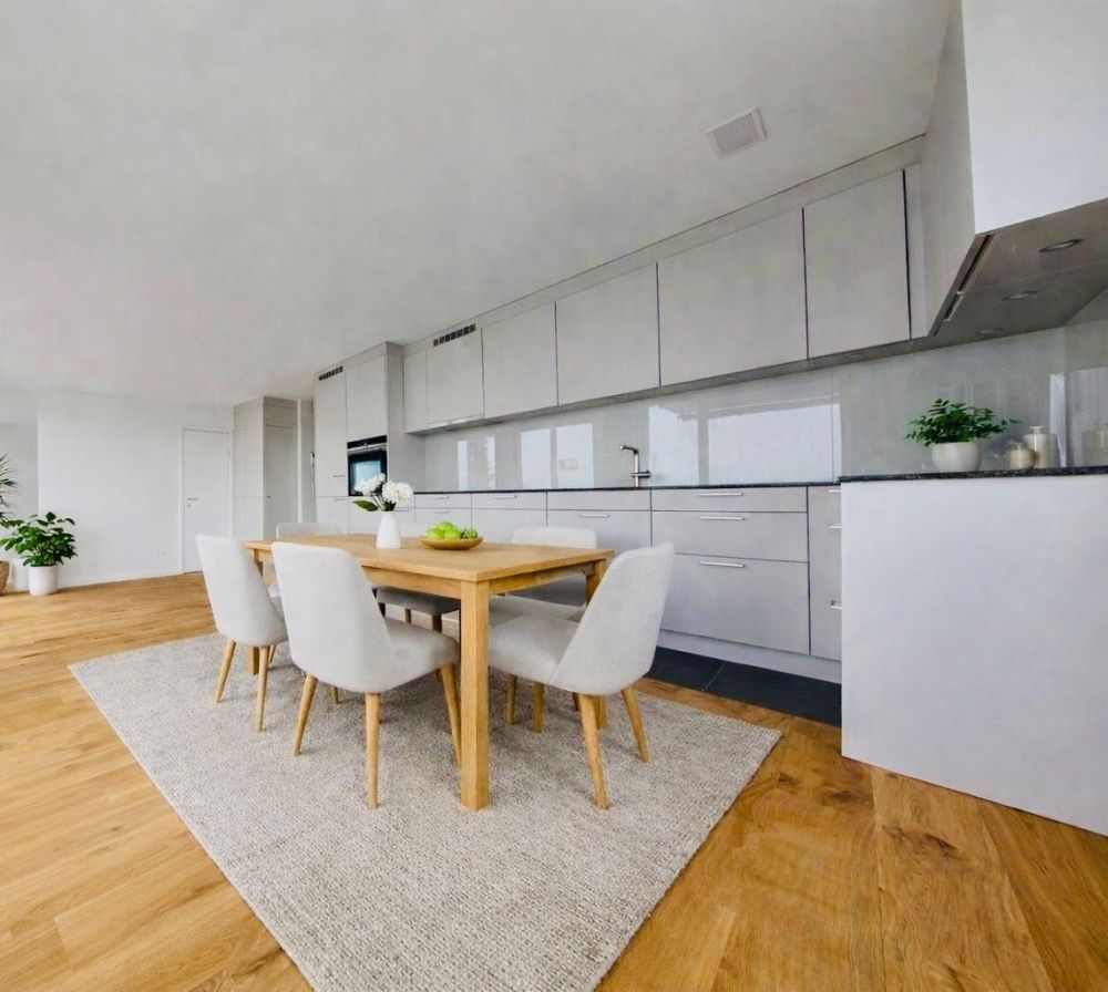 Moderne, helle 4.5-Zimmerwohnung und 1 Reduit  mit einer Topaussicht - Bild 2