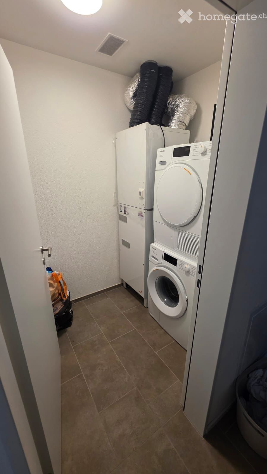 Grosszügige moderne 4 1/2 Zimmerwohnung im Wasserschloss - Bild 11